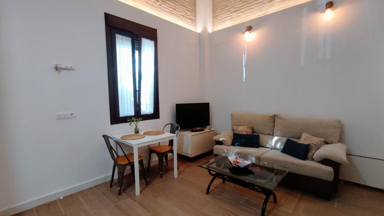 Miraflores 58 Apt - Private Parking Opt Apartment Seville Luaran gambar